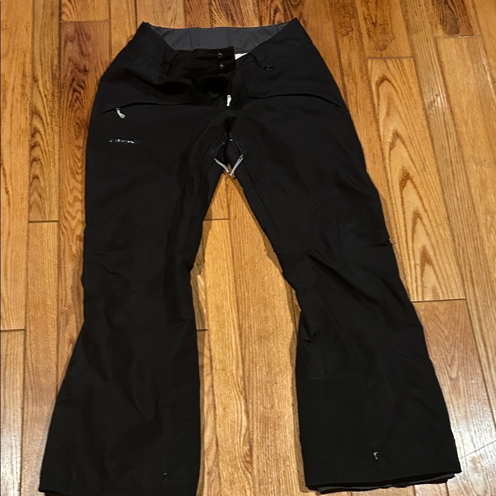 Patagonia women’s Snow Outdoor Pants